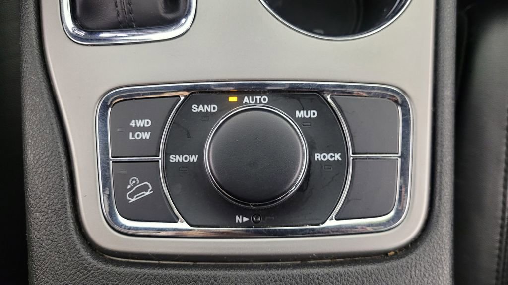 Used 2022 Jeep Grand Cherokee Laredo X image 31