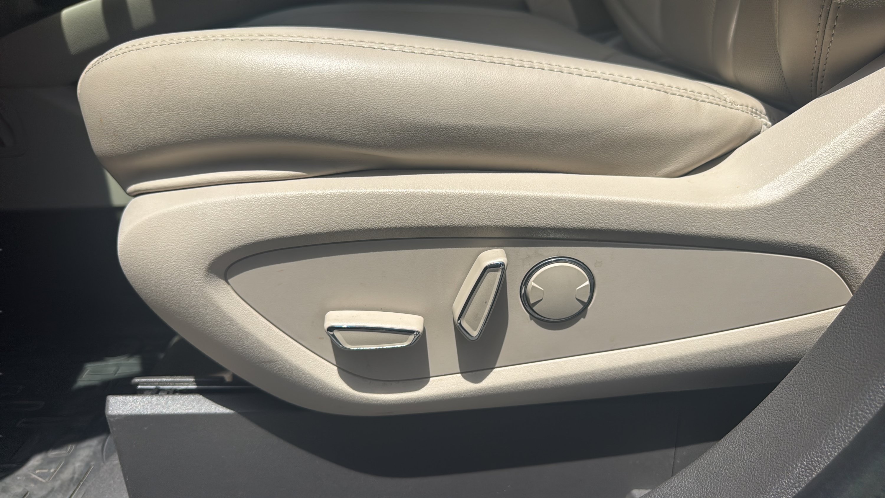 Used 2019 Lincoln Nautilus Select AWD/4WD image 10