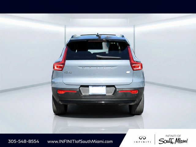 Used 2023 Volvo XC40 Recharge Plus image 5
