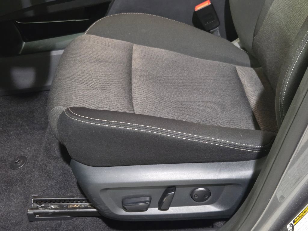 Used 2025 Nissan Rogue SV AWD/4WD image 15