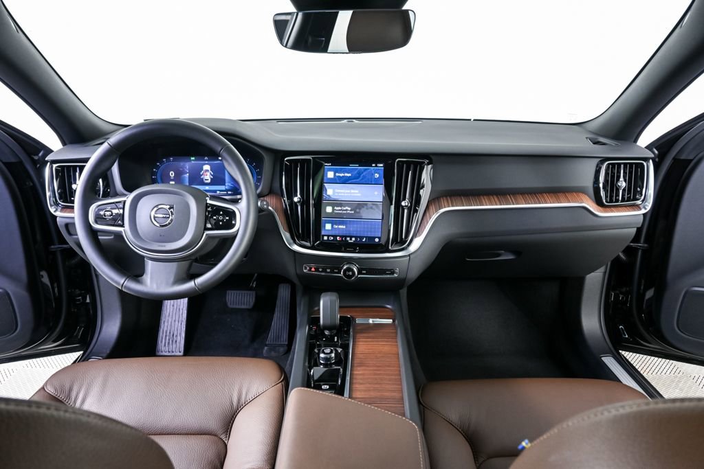 Certified 2025 Volvo V60 B5 Cross Country Plus image 19
