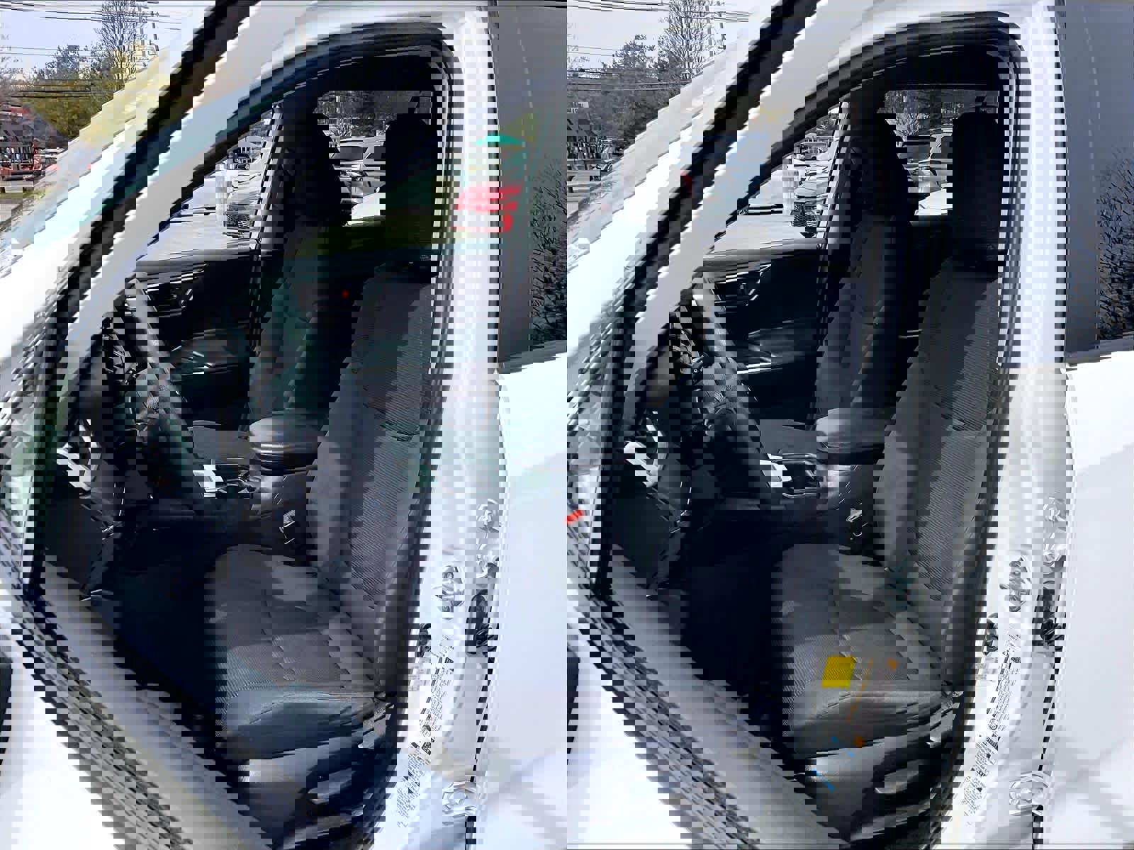 Used 2019 Toyota RAV4 LE image 10