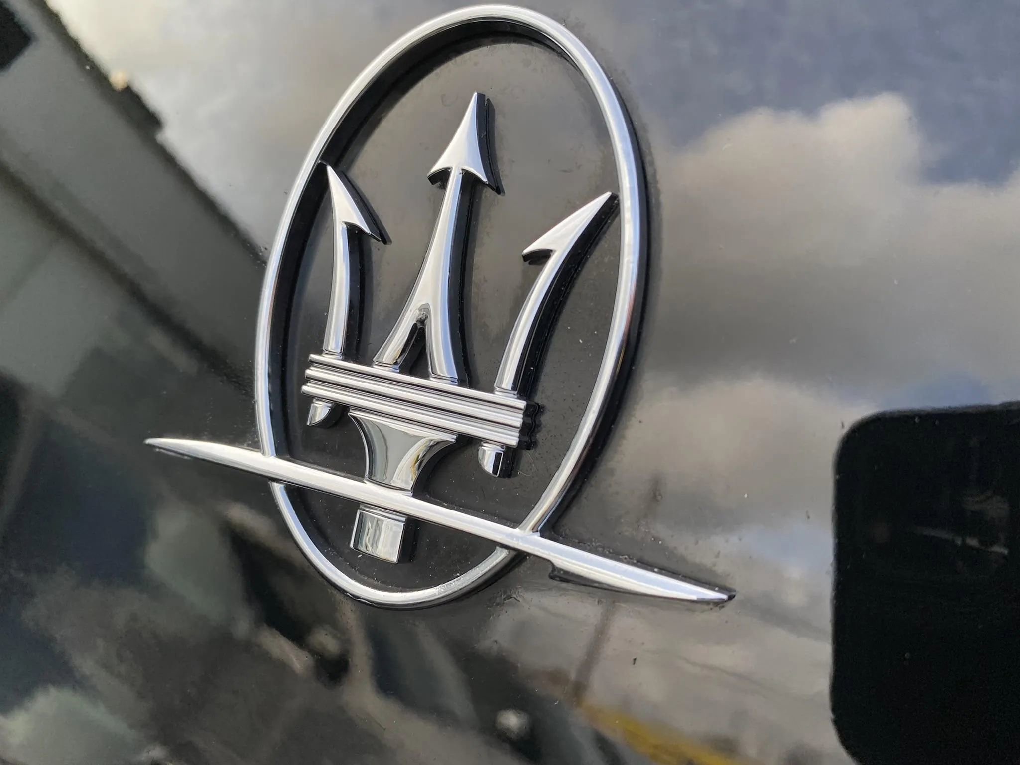 Used 2018 Maserati Levante image 9