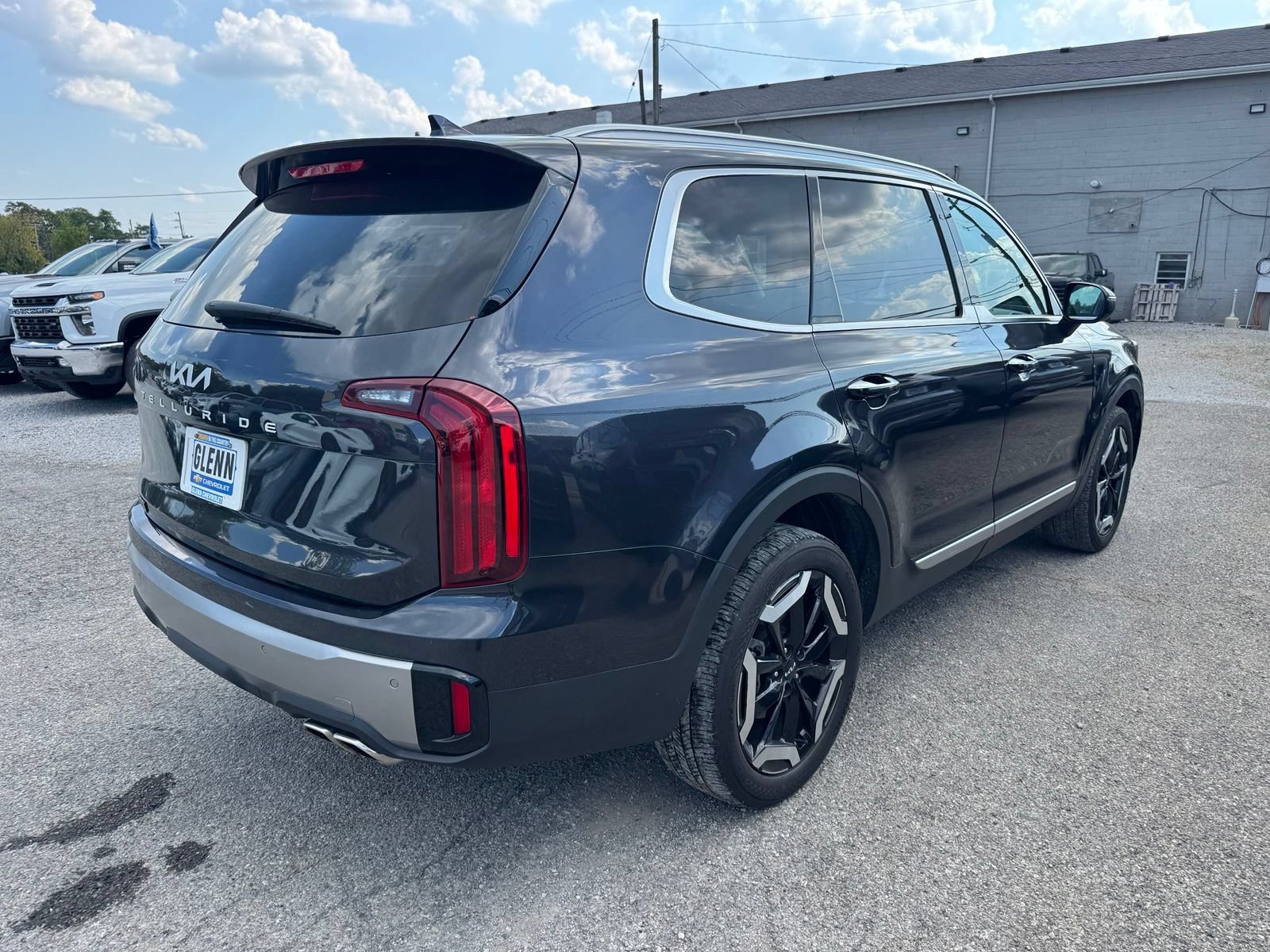 Used 2025 Kia Telluride S FWD image 6