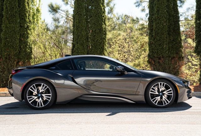 Used 2019 BMW i8 Base image 12