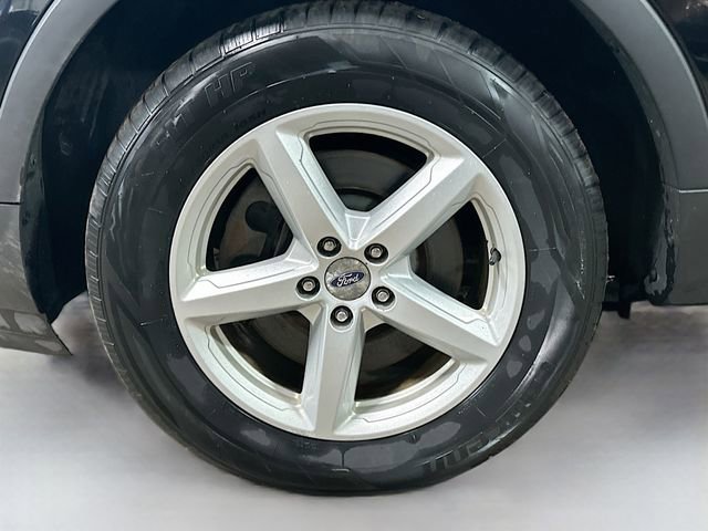 Used 2016 Ford Explorer XLT image 32