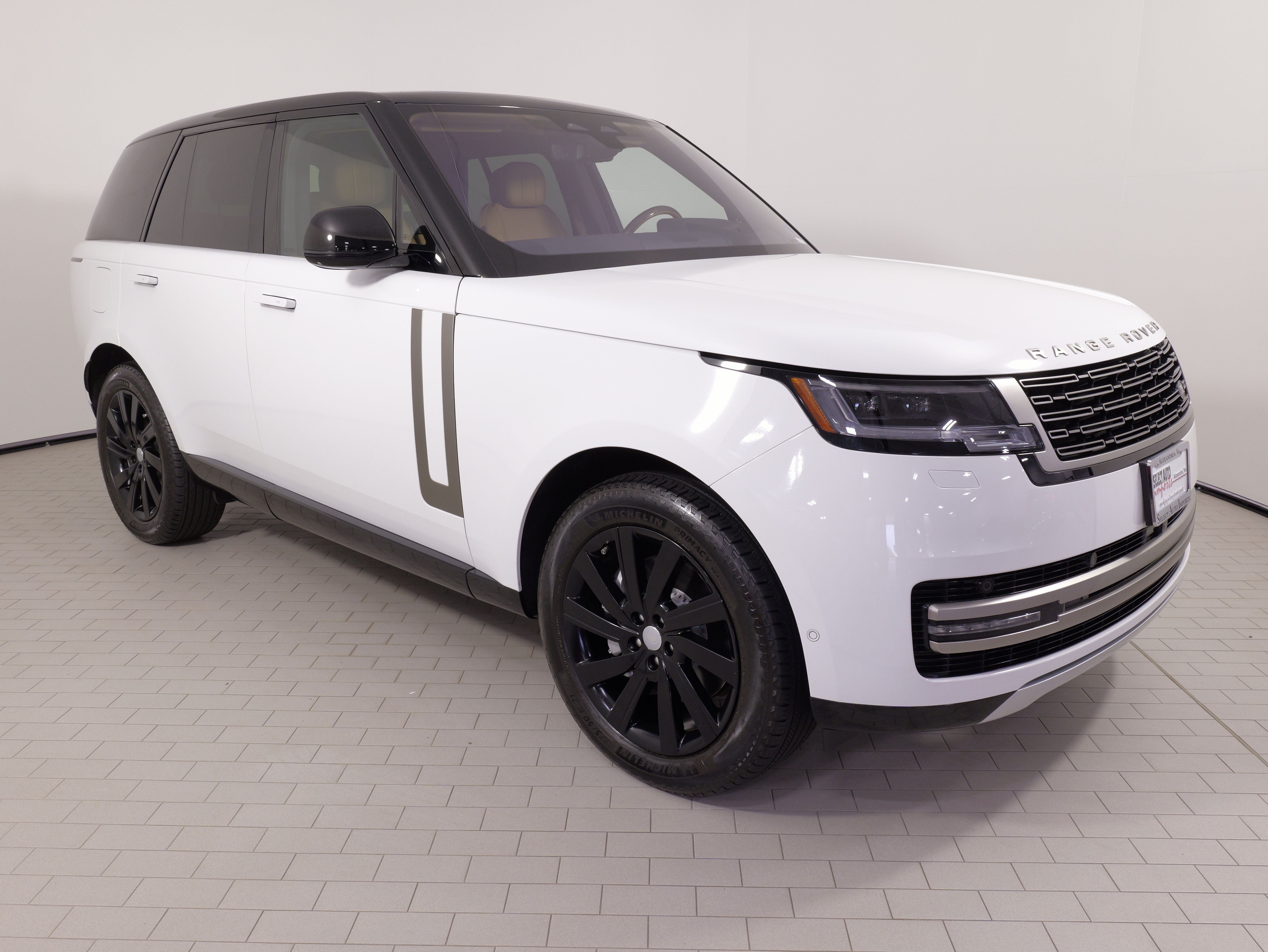 Used 2023 Land Rover Range Rover SE AWD/4WD image 8