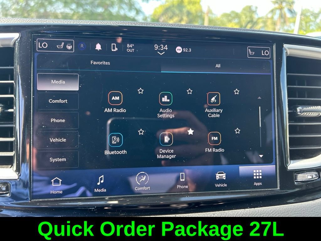 Used 2024 Chrysler Pacifica Touring-L FWD image 13