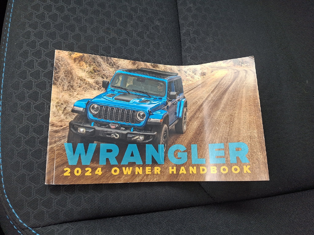 Used 2024 Jeep Wrangler Unlimited Rubicon 4xe AWD/4WD image 27