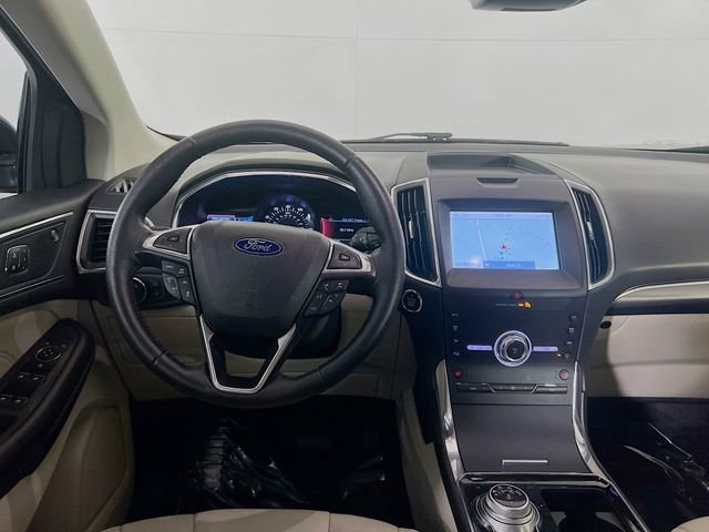 Used 2020 Ford Edge Titanium image 21