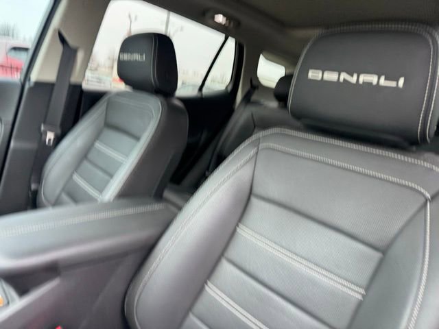 Used 2024 GMC Terrain Denali w/ Denali Premium Package image 12
