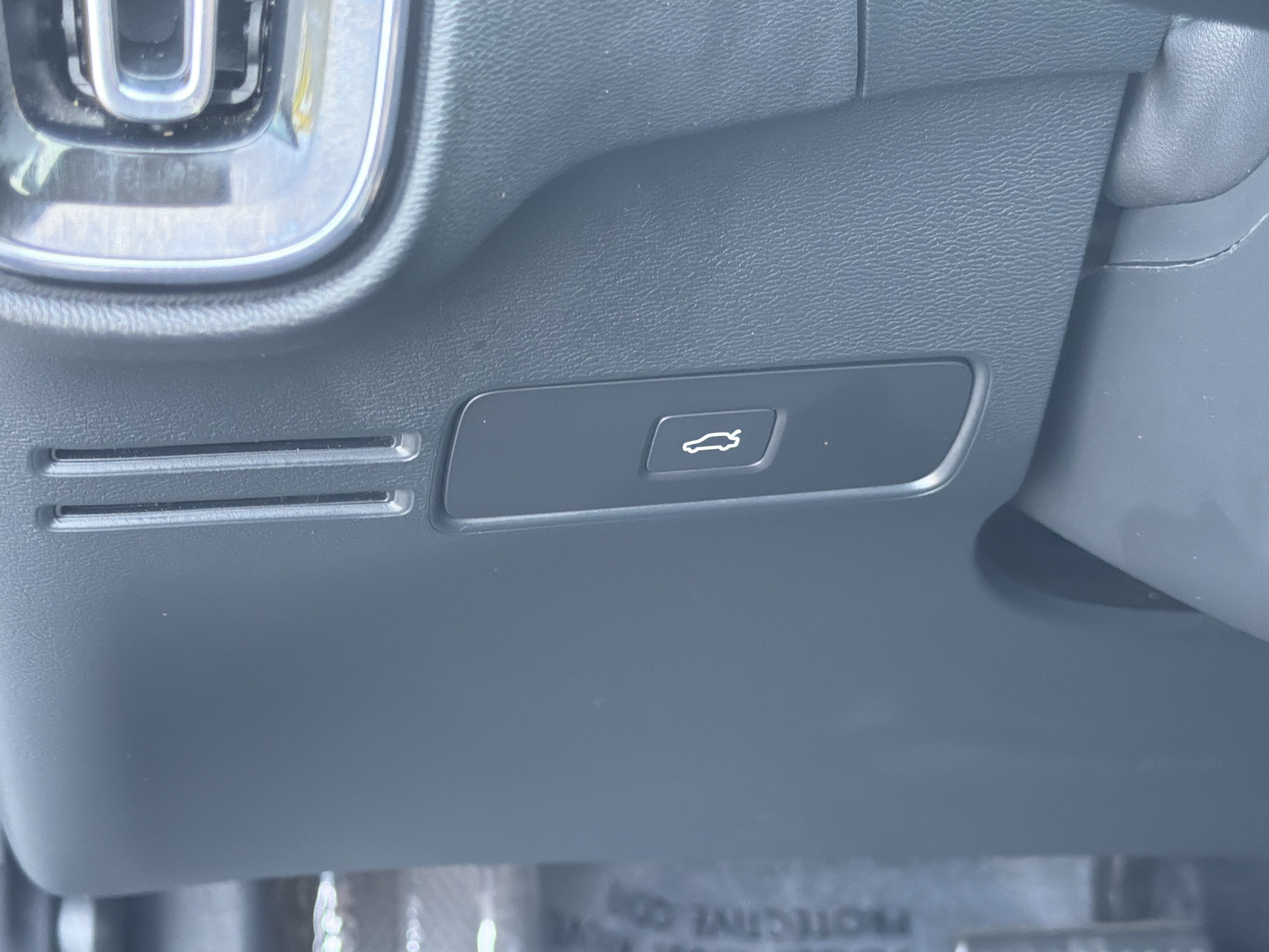 Certified 2026 Volvo XC40 B4 Core FWD image 69
