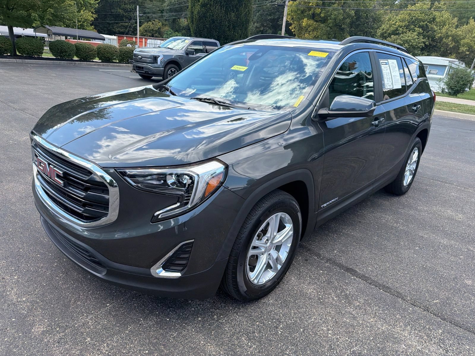 Used 2021 GMC Terrain SLE w/ Driver Convenience Package FWD image 9
