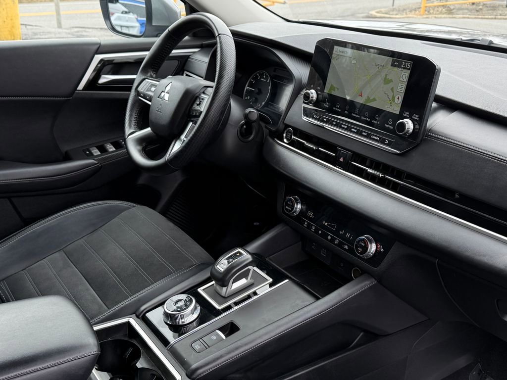 Used 2024 Mitsubishi Outlander SE image 8