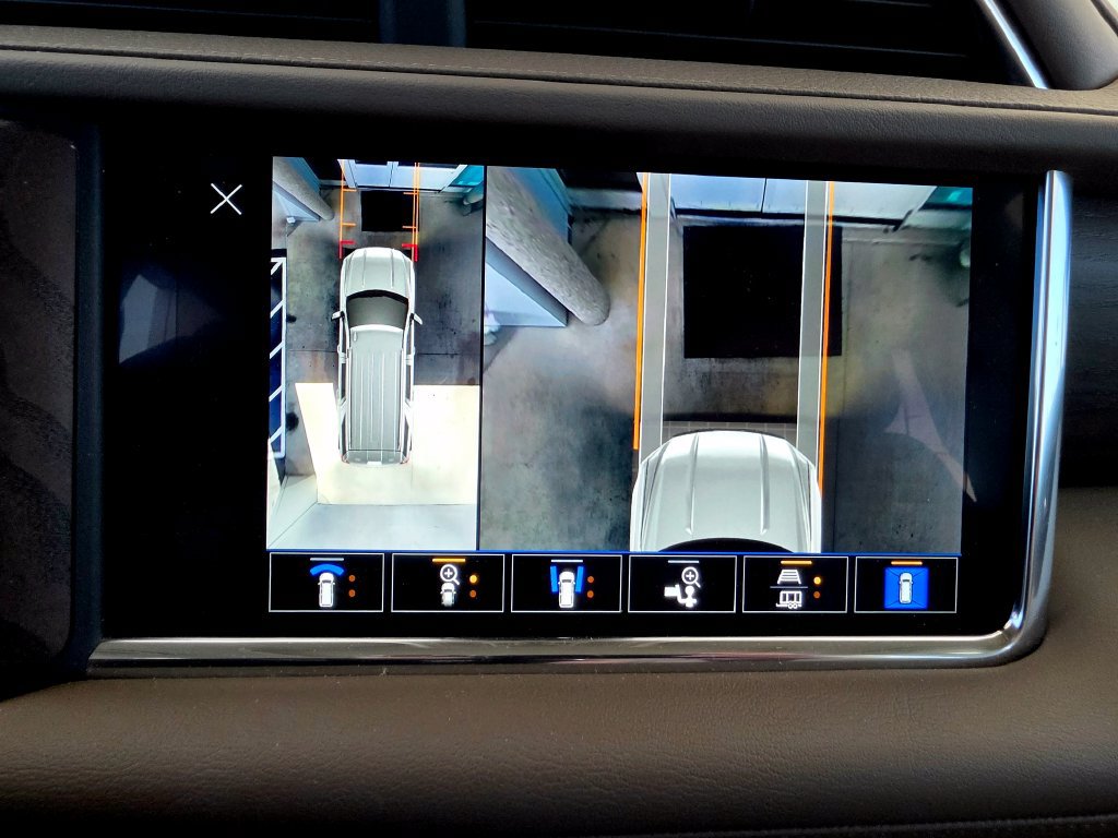 Used 2024 GMC Yukon XL Denali AWD/4WD image 71