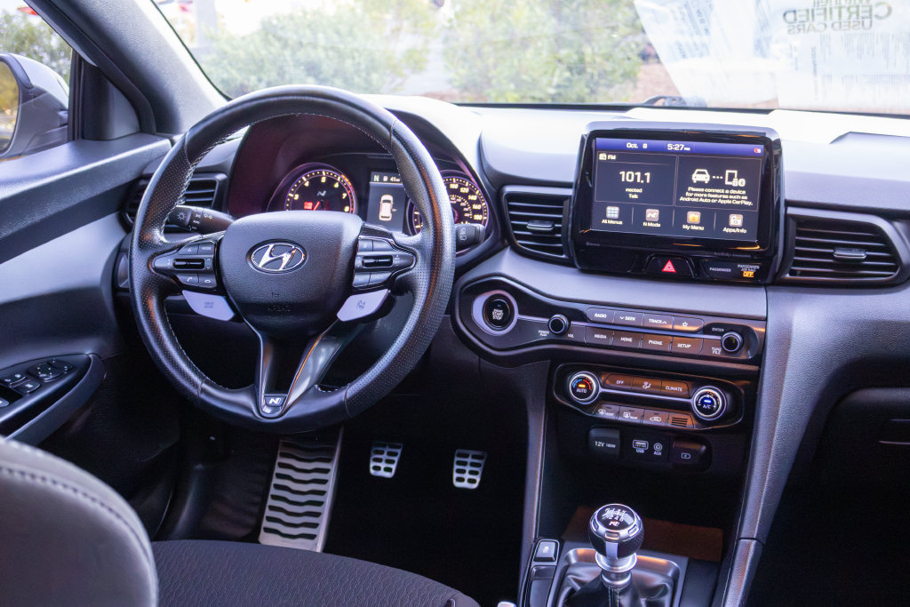 Used 2020 Hyundai Veloster N w/ Performance Package FWD image 11