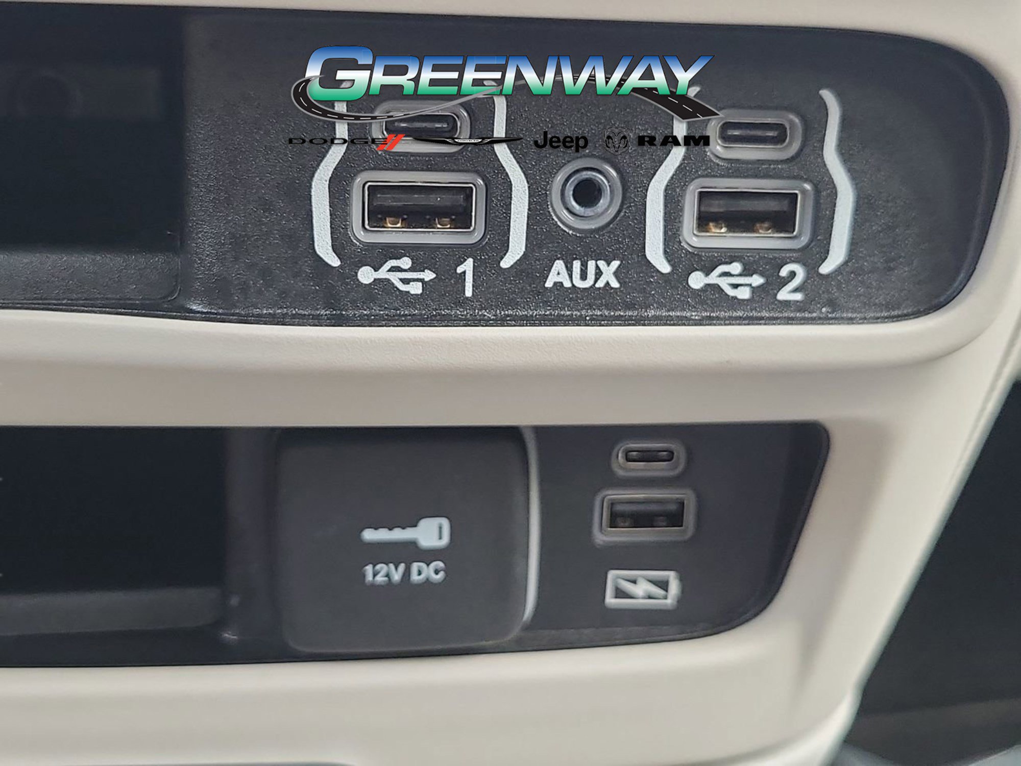 Used 2022 Chrysler Pacifica Touring-L image 22