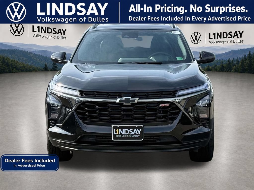 Used 2025 Chevrolet Trax RS w/ Sunroof Package FWD image 3