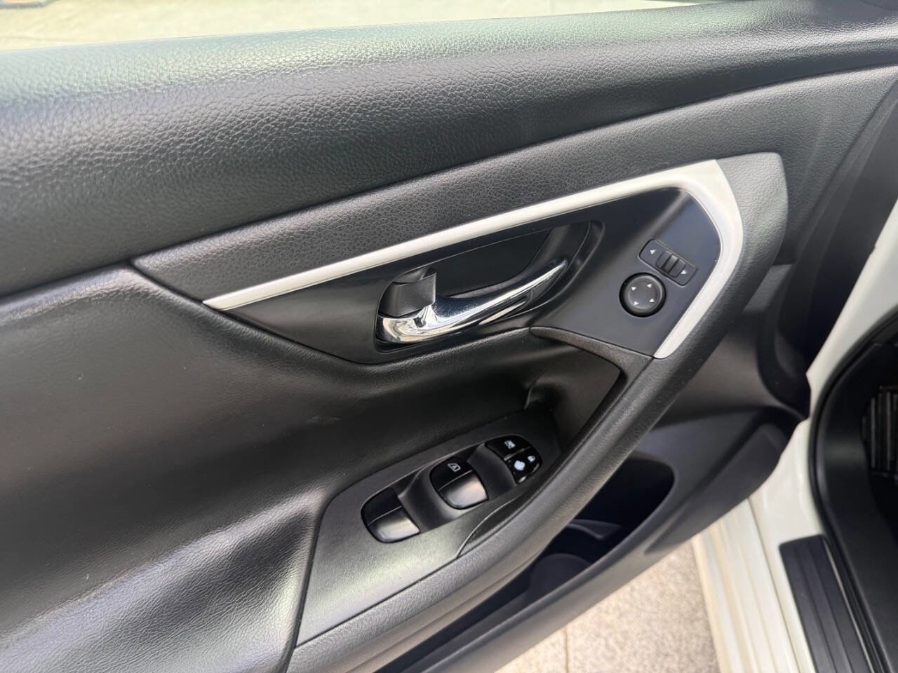 Used 2018 Nissan Altima 2.5 SV FWD image 16