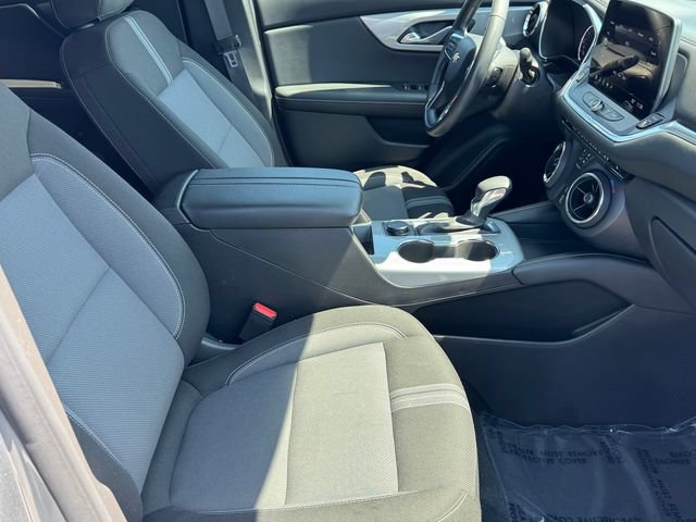 Certified 2025 Chevrolet Blazer LT FWD image 7