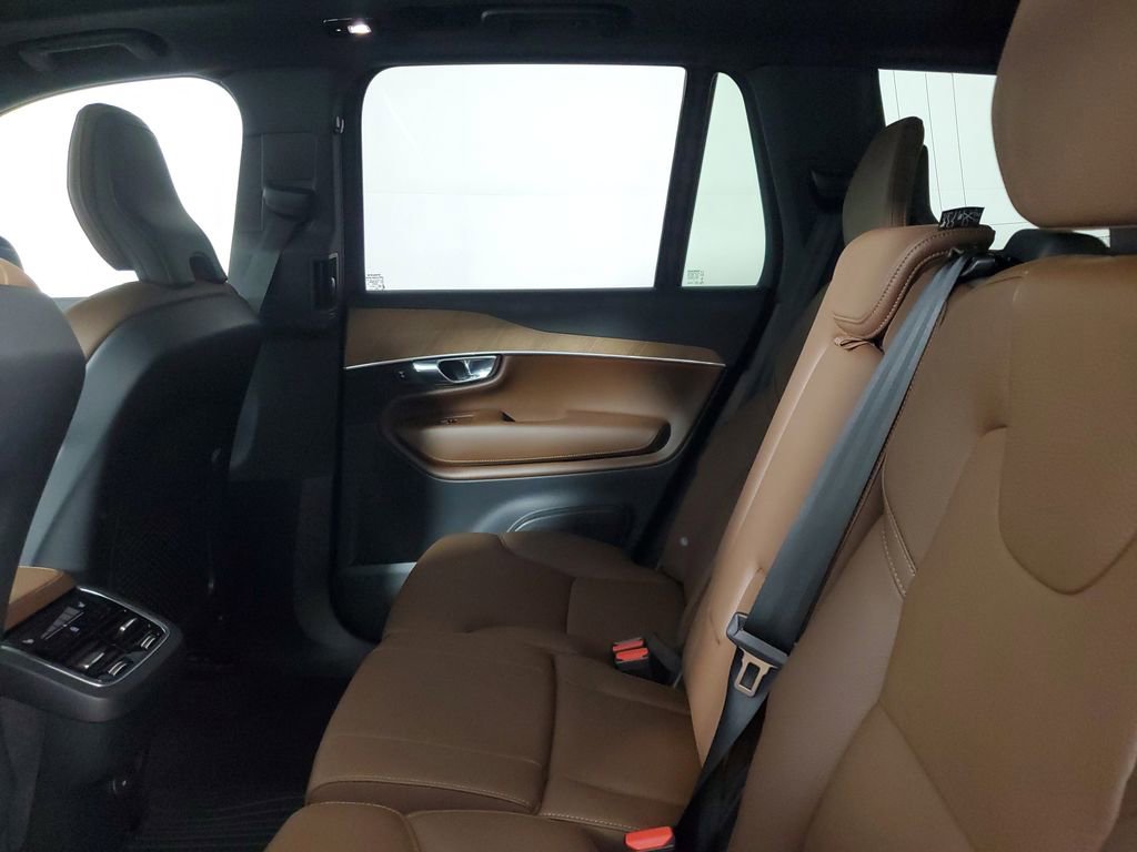 Certified 2025 Volvo XC90 B6 Plus w/ Protection Package AWD/4WD image 14