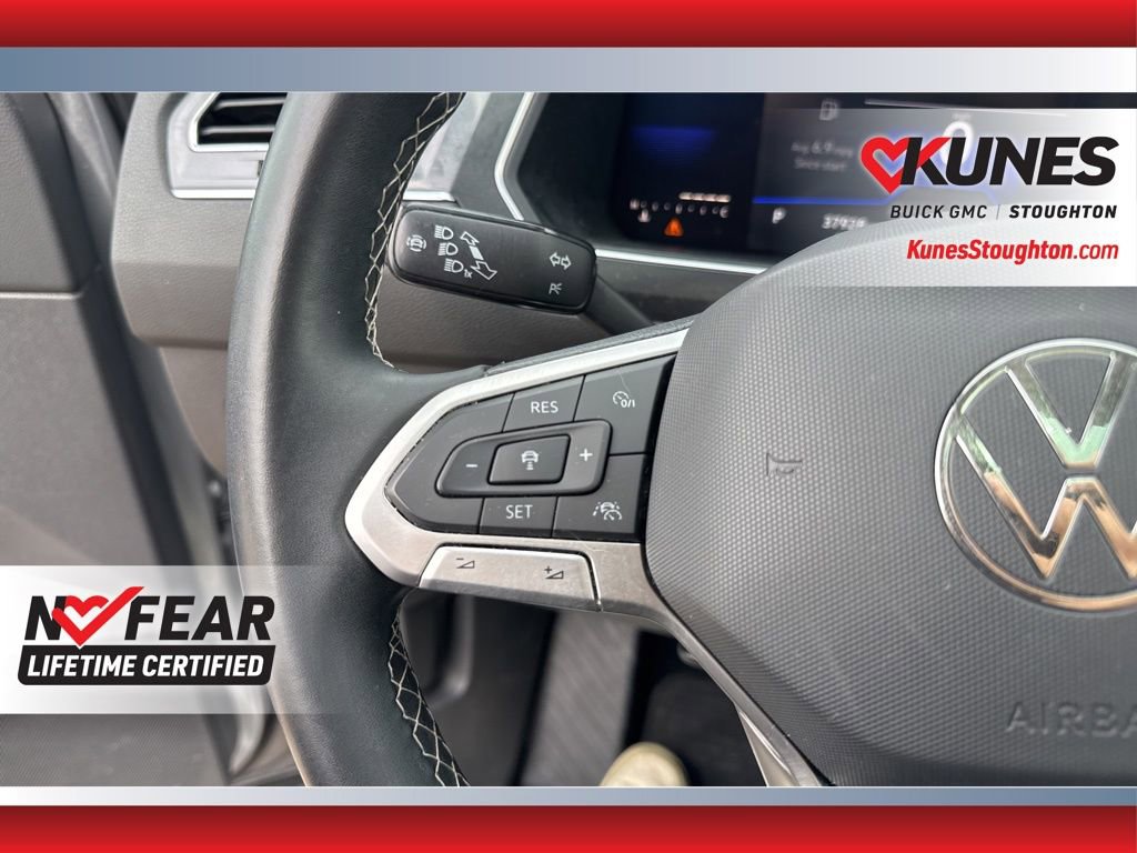 Used 2022 Volkswagen Tiguan SE w/ Panoramic Sunroof Package image 29