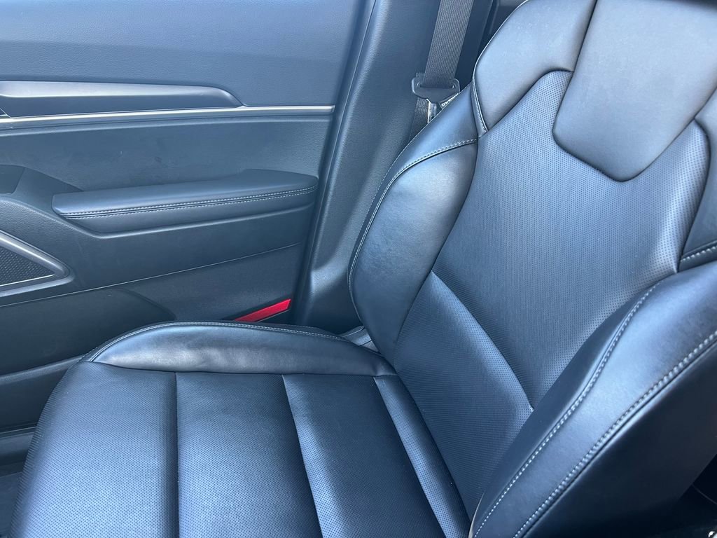 Used 2025 Kia Telluride S image 39