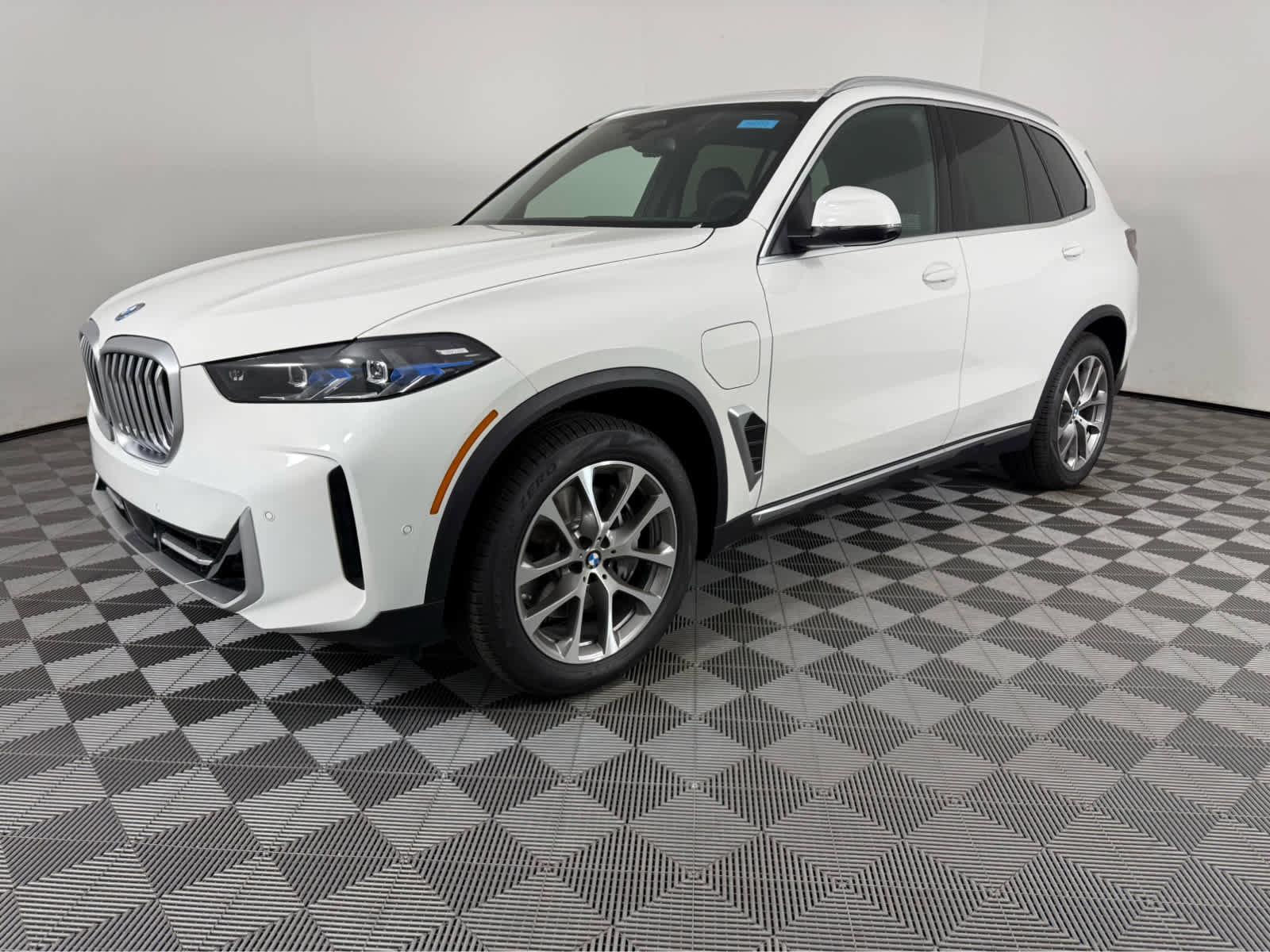 New 2026 BMW X5 xDrive50e AWD/4WD image 6
