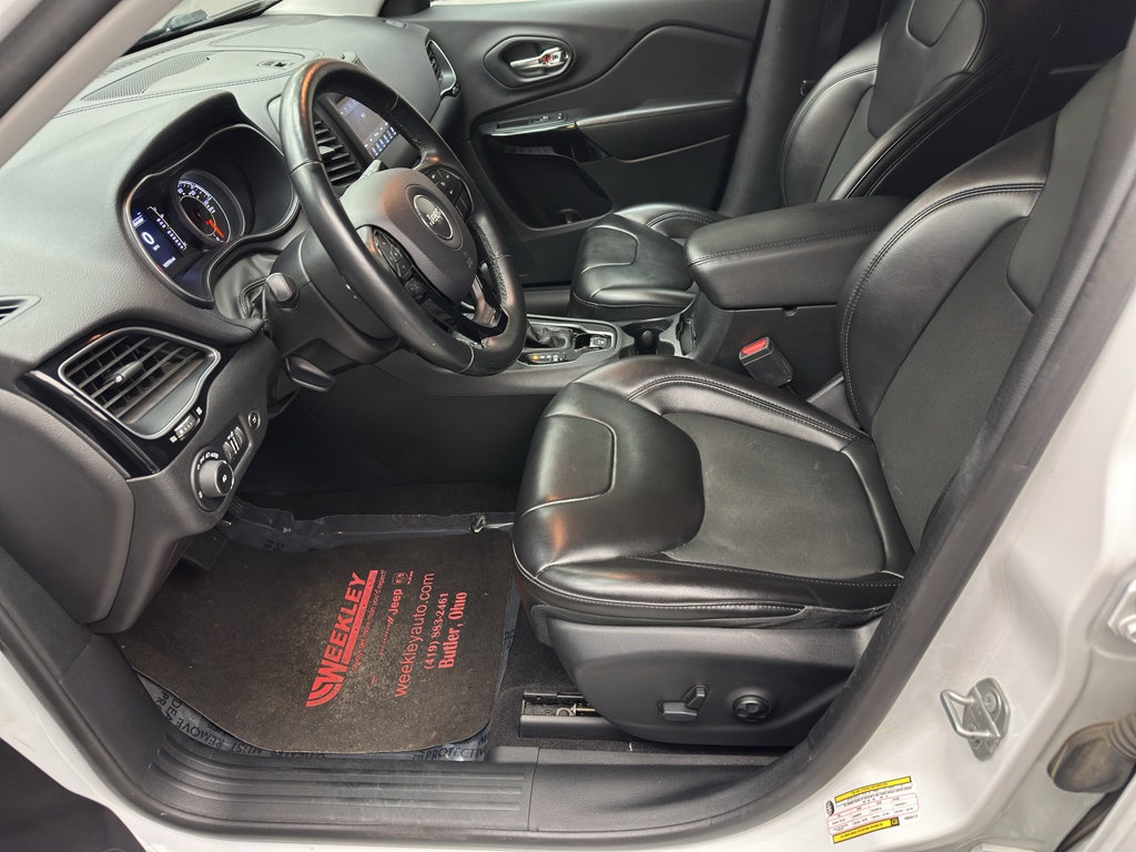 Used 2019 Jeep Cherokee Latitude Plus AWD/4WD image 9