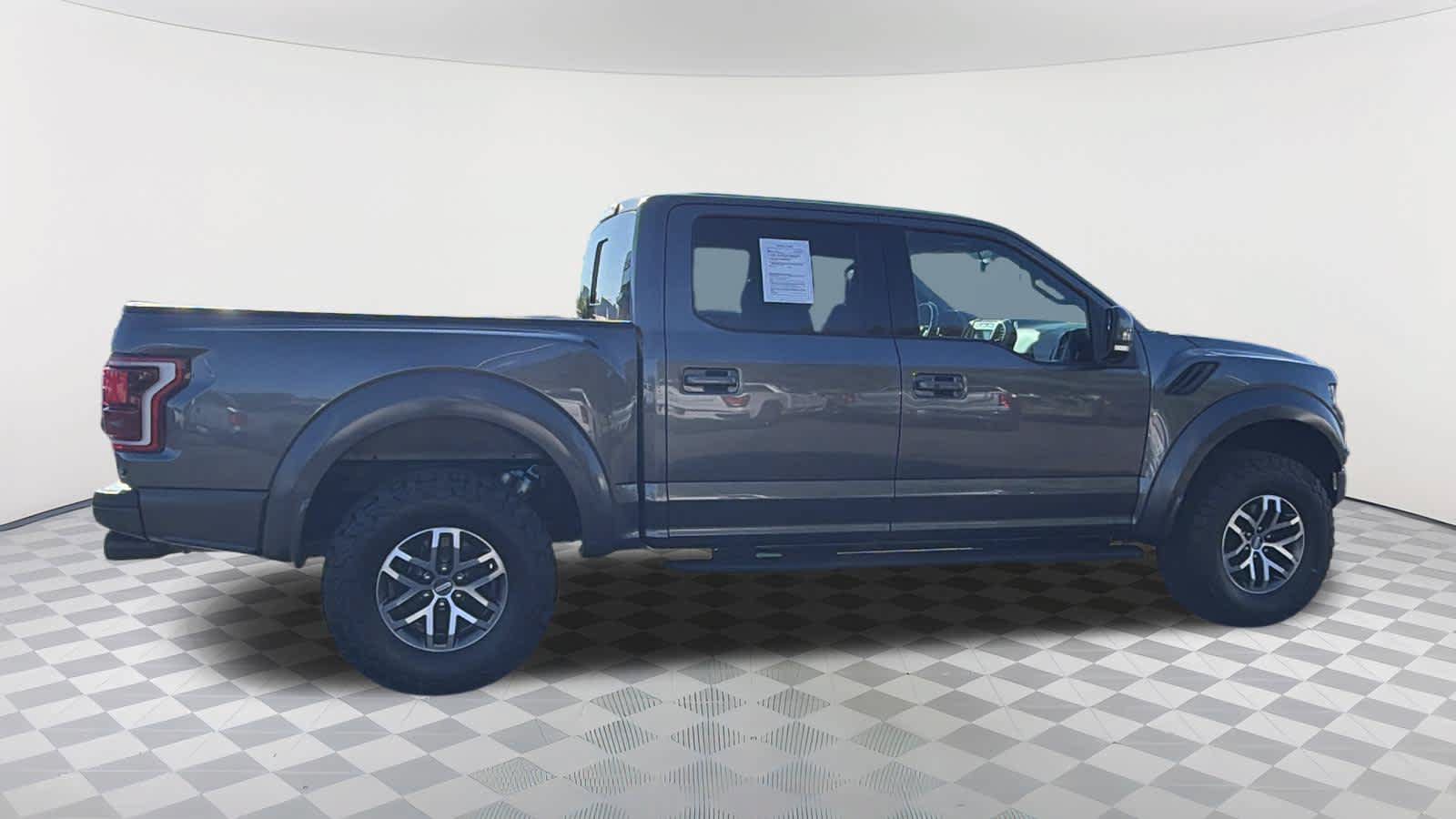 Used 2018 Ford F150 Raptor w/ Equipment Group 802A Luxury AWD/4WD image 4