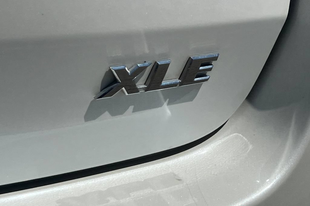 Certified 2018 Toyota Highlander XLE w/ Carpet Mat Package (TMS) FWD image 29