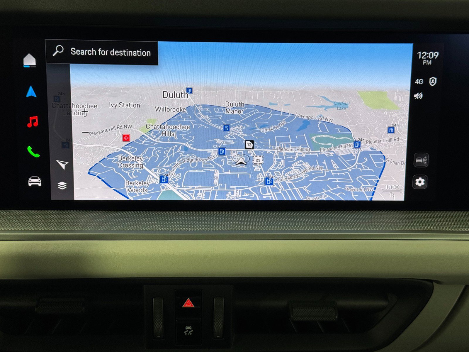 Used 2024 Porsche Cayenne w/ Technology Package image 26