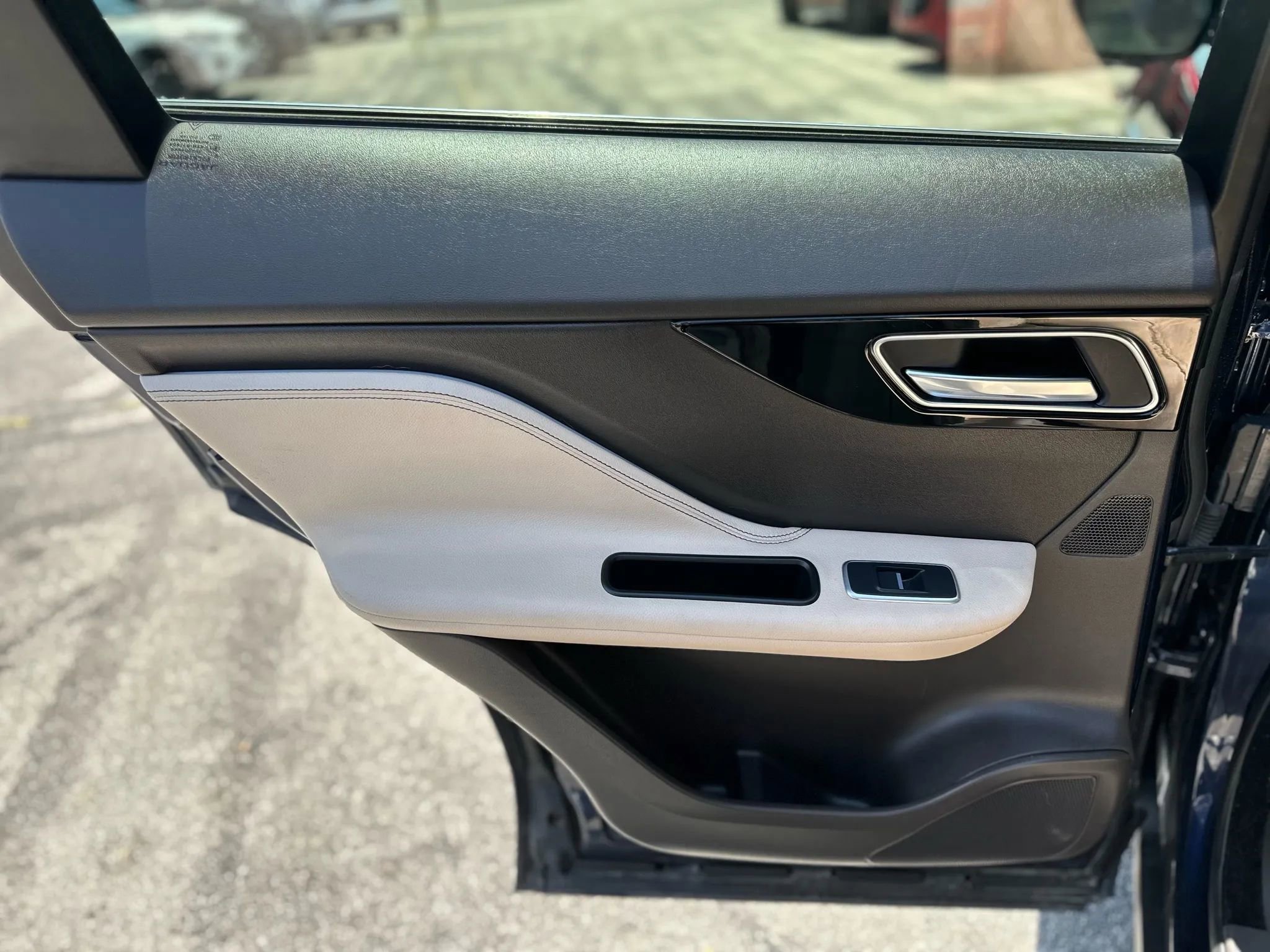 Used 2018 Jaguar F-PACE Prestige image 20