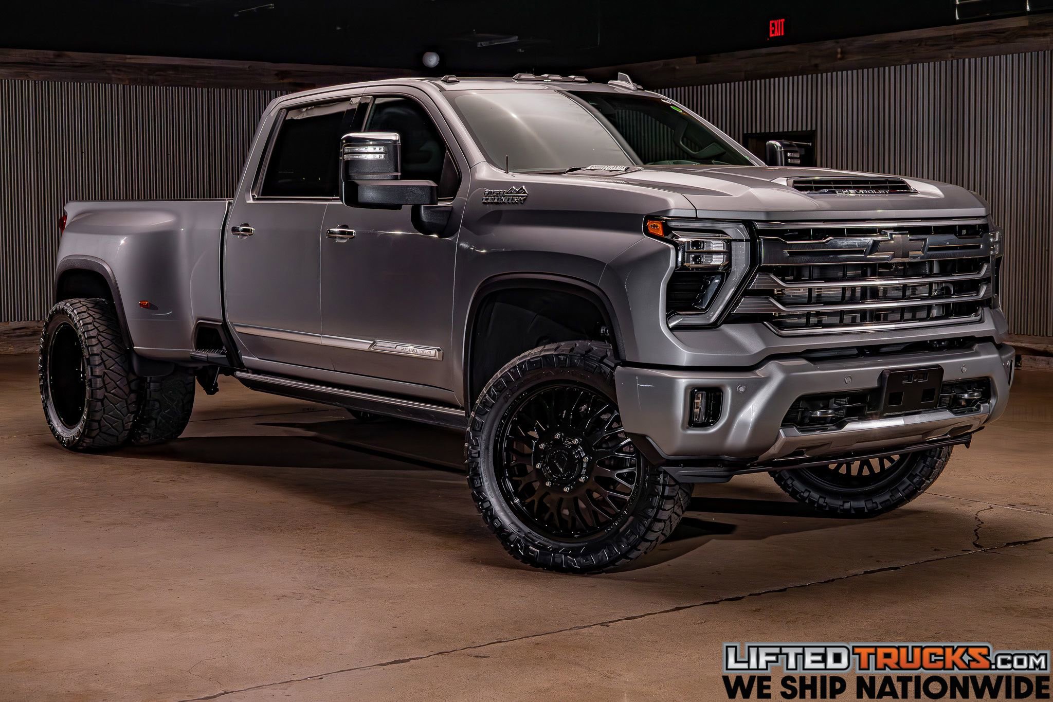 Used 2025 Chevrolet Silverado 3500 High Country w/ High Country Premium Package AWD/4WD image 1