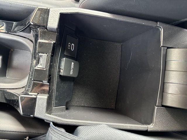 Used 2025 Toyota Corolla Cross XLE image 16