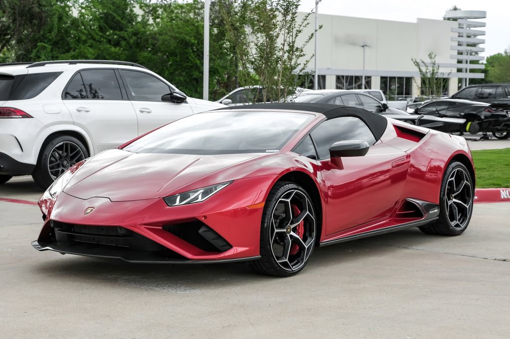 Used 2023 Lamborghini Huracan EVO image 2