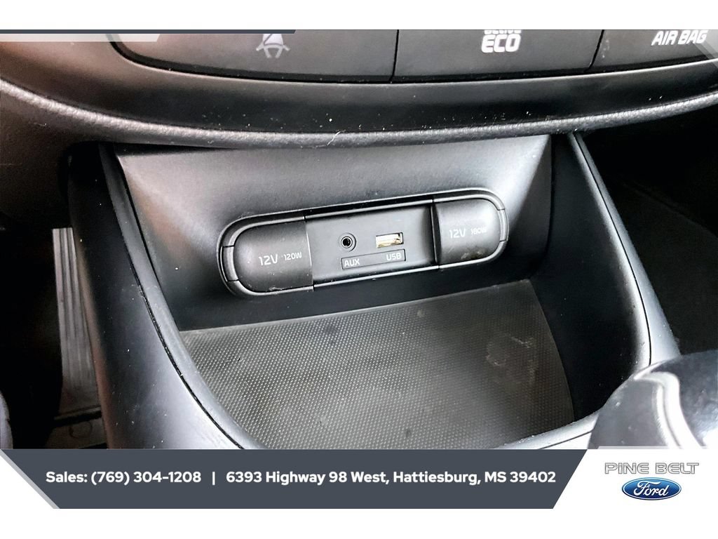 Used 2016 Kia Soul + FWD image 22