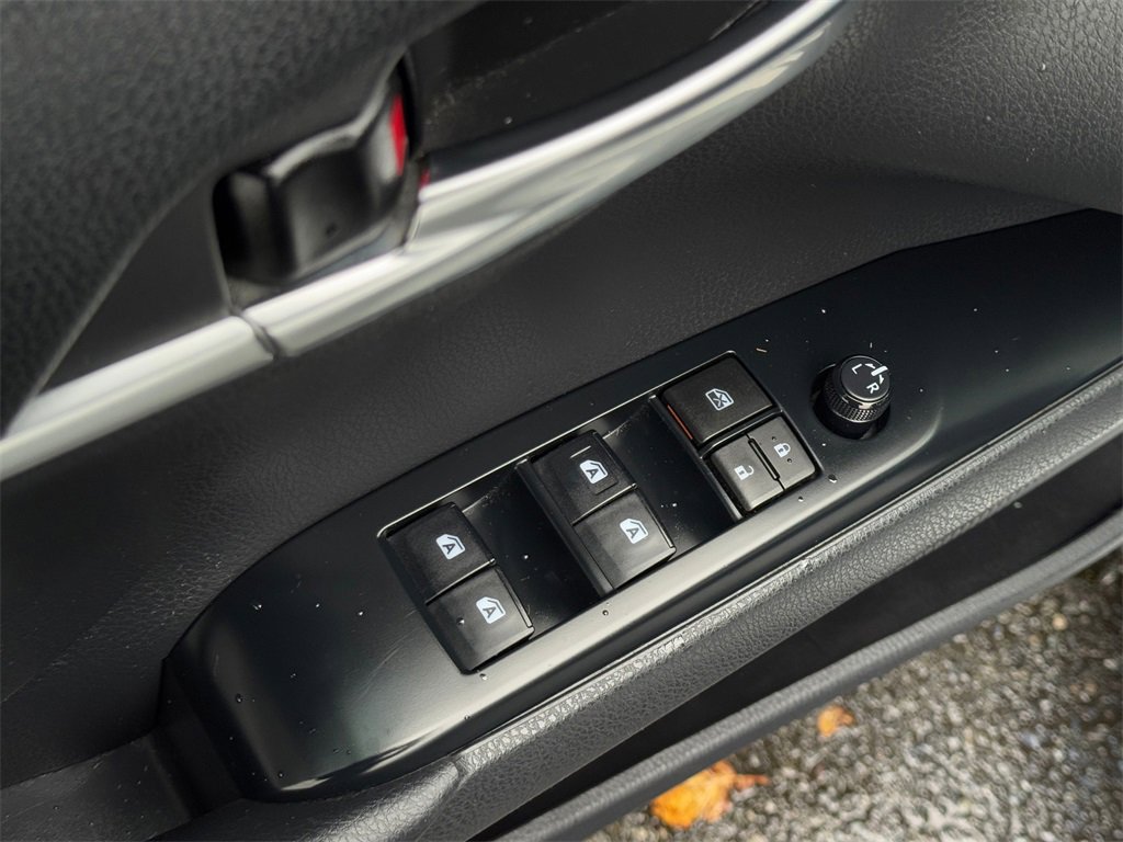 Certified 2018 Toyota Camry SE image 11