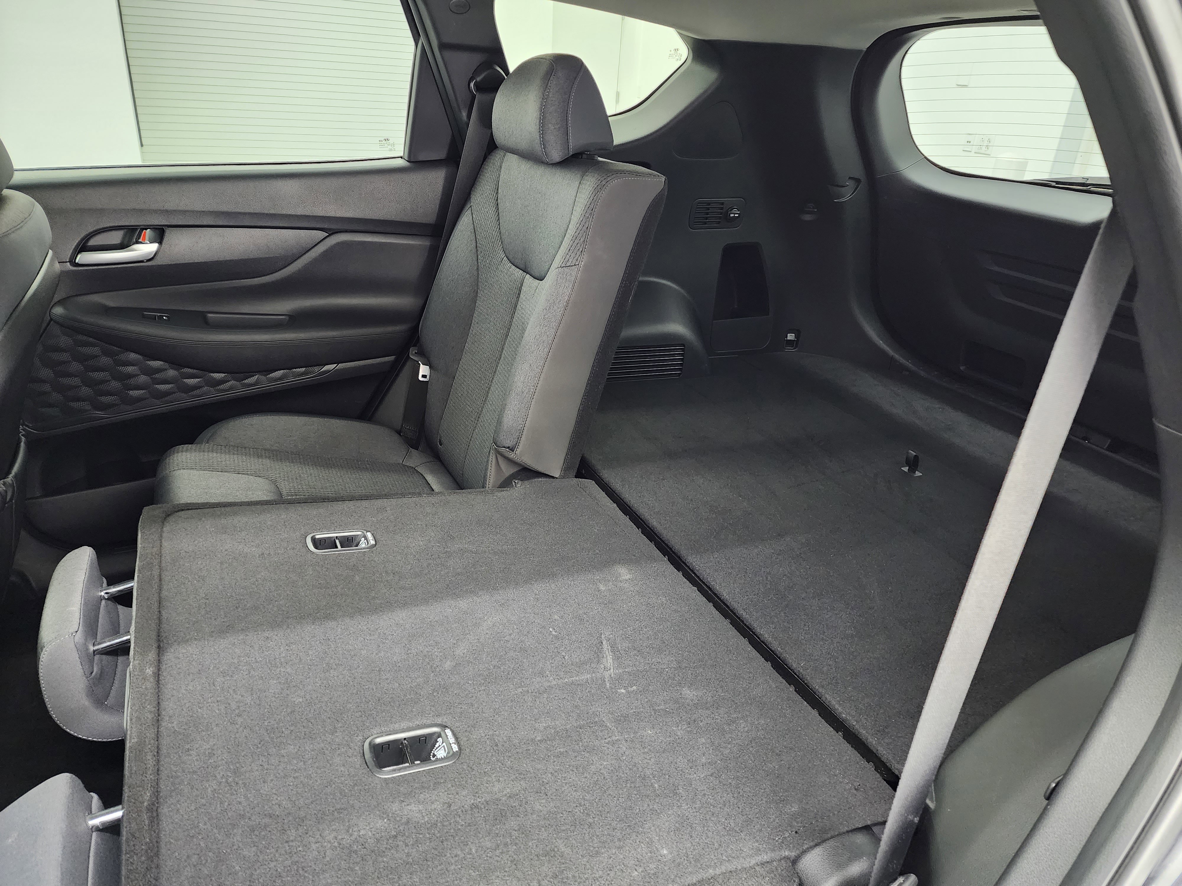 Used 2023 Hyundai Santa Fe SEL image 35