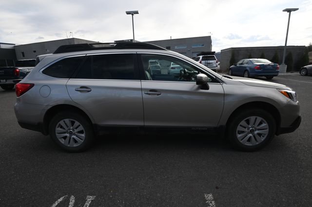 Used 2017 Subaru Outback 2.5i Premium image 5