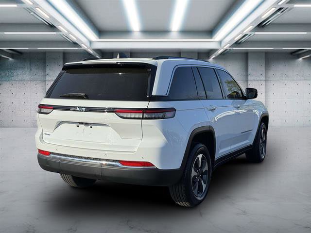 Used 2022 Jeep Grand Cherokee Limited 4xe image 5