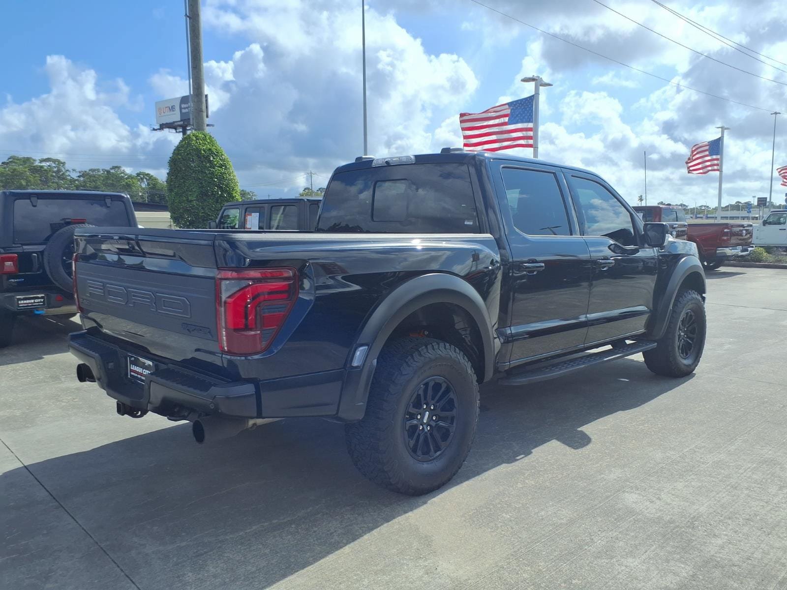 Used 2024 Ford F150 Raptor AWD/4WD image 2