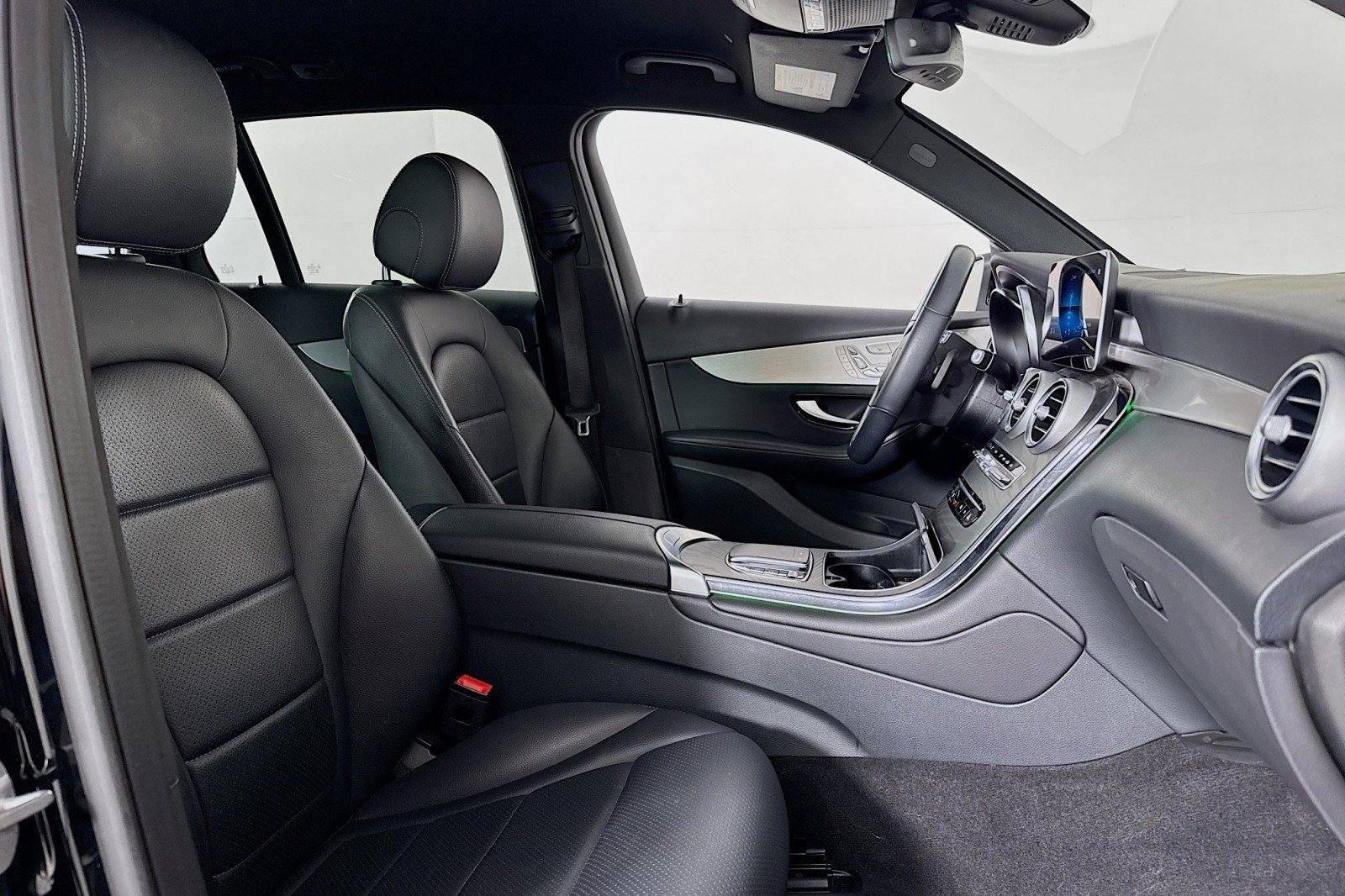 Used 2021 Mercedes-Benz GLC 300 image 6