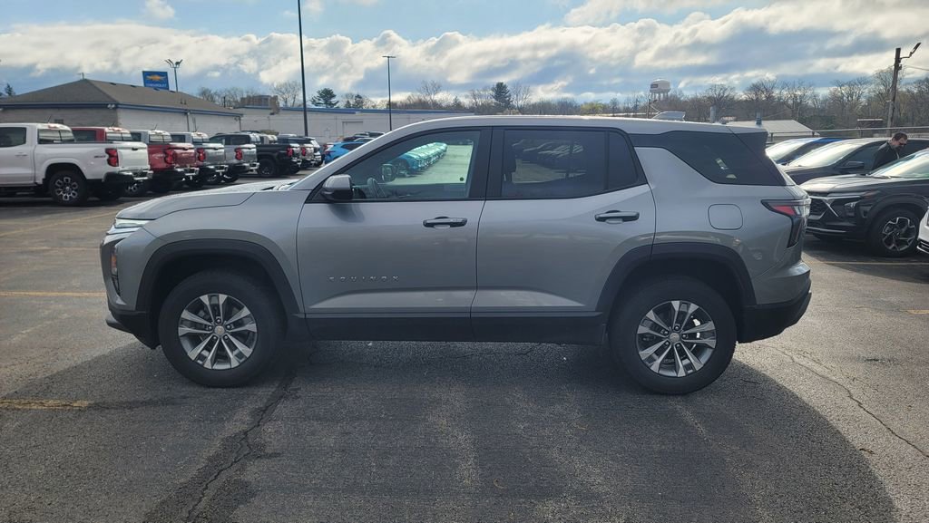 Used 2026 Chevrolet Equinox LT FWD image 3