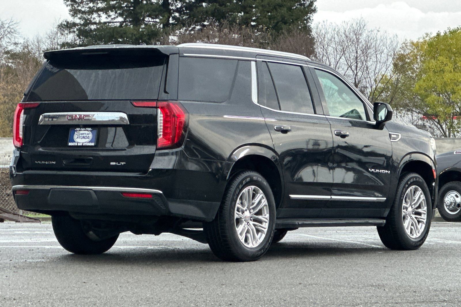 Used 2023 GMC Yukon SLT image 4