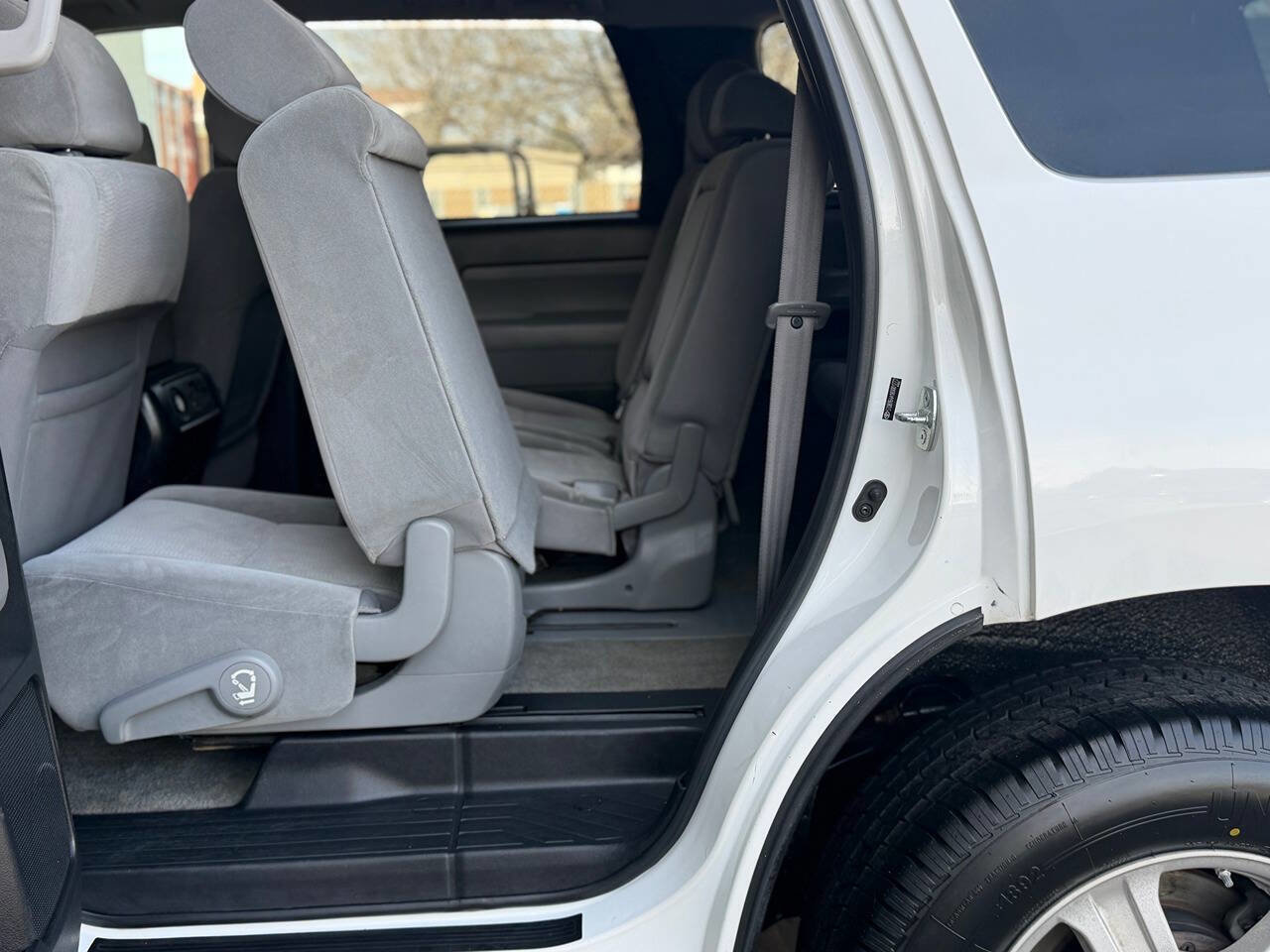 Used 2008 Toyota Sequoia SR5 image 29