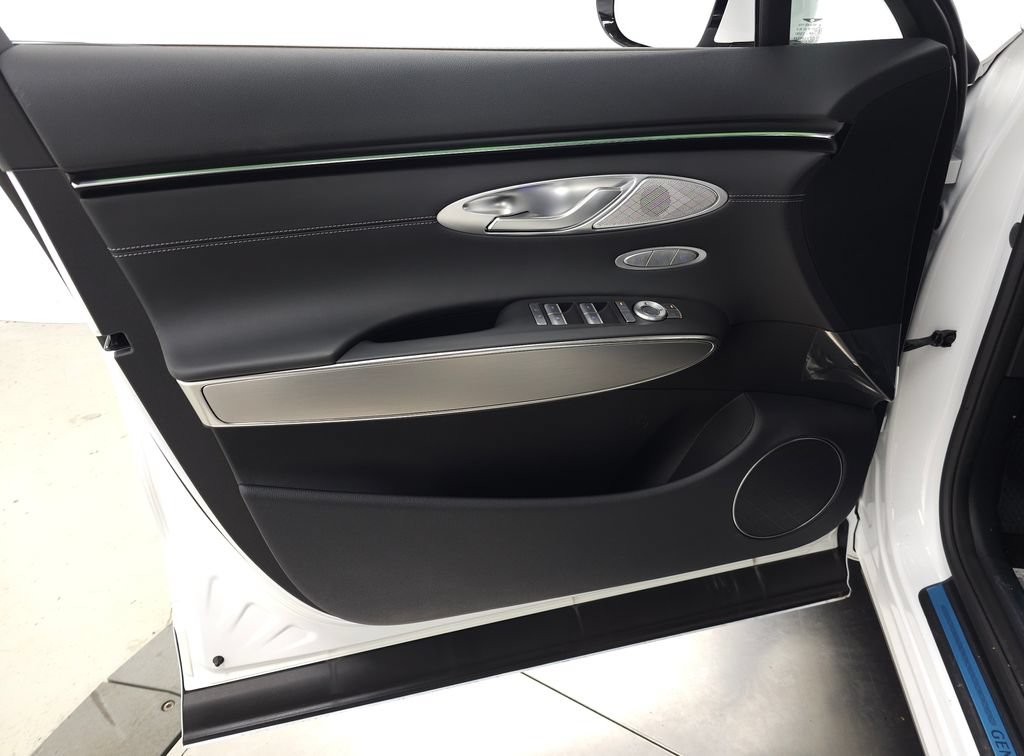 New 2026 Genesis GV70 2.5T Select AWD/4WD image 9