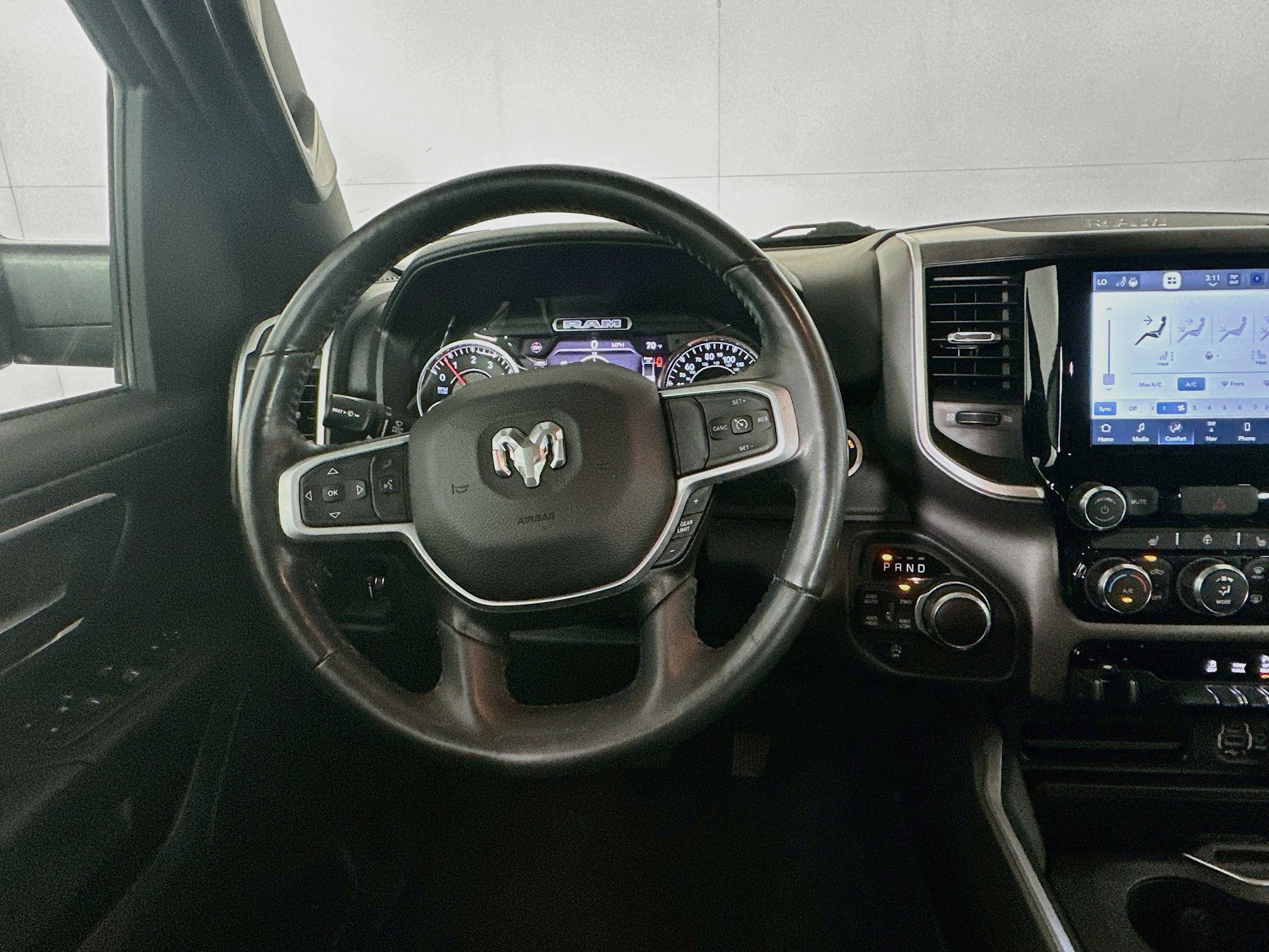 Used 2023 RAM 1500 Big Horn AWD/4WD image 17