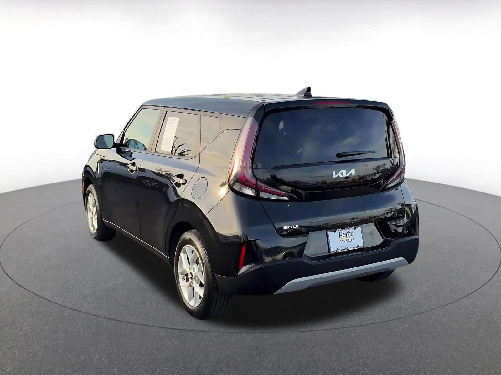 Used 2025 Kia Soul LX w/ LX Technology Package image 11