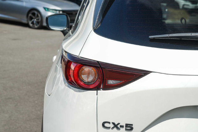 Used 2020 MAZDA CX-5 Touring FWD image 8